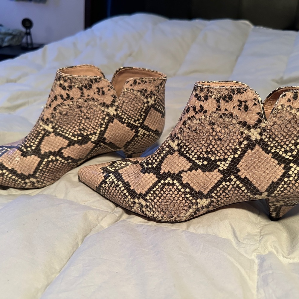 Kate Spade Leather Tan Python Booties Size 9 - image 3